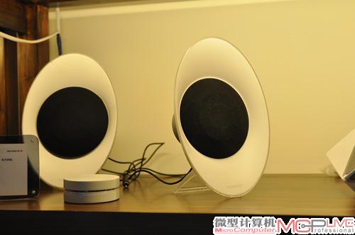 图13：已经成型的无腔体卫星箱，产品仍处于保密状态，因此图片模糊化处理。